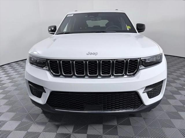 2025 Jeep Grand Cherokee GRAND CHEROKEE LAREDO X 4X4