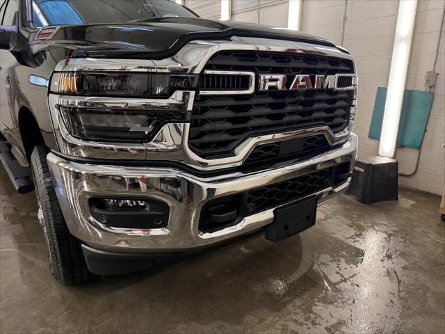 2026 RAM Ram 3500 RAM 3500 TRADESMAN CREW CAB 4X4 8 BOX