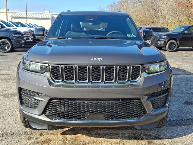 2025 Jeep Grand Cherokee GRAND CHEROKEE LAREDO X 4X4