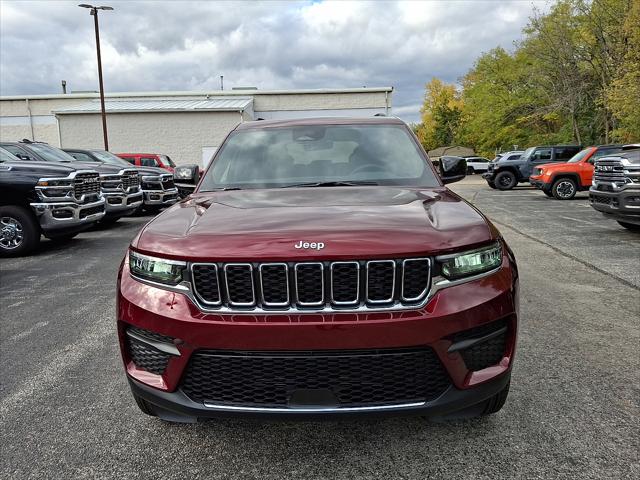 2025 Jeep Grand Cherokee GRAND CHEROKEE LAREDO X 4X4