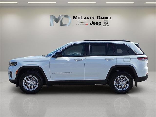 2025 Jeep Grand Cherokee GRAND CHEROKEE LAREDO X 4X4