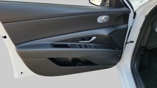 2025 Hyundai Elantra Hybrid Limited