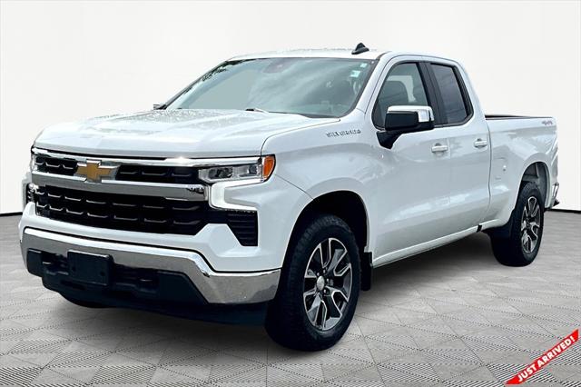 2022 Chevrolet Silverado 1500 4WD Double Cab Standard Bed LT with 2FT