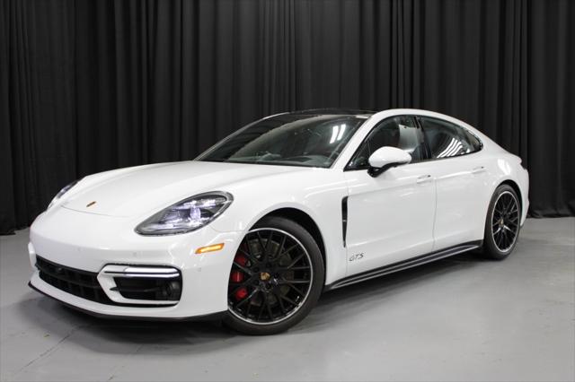 2022 Porsche Panamera GTS 2022 Porsche Panamera GTS