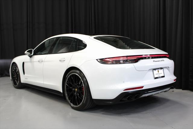 2022 Porsche Panamera GTS 2022 Porsche Panamera GTS