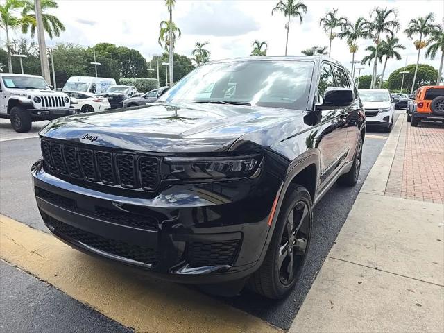 2023 Jeep Grand Cherokee L Altitude 4x2