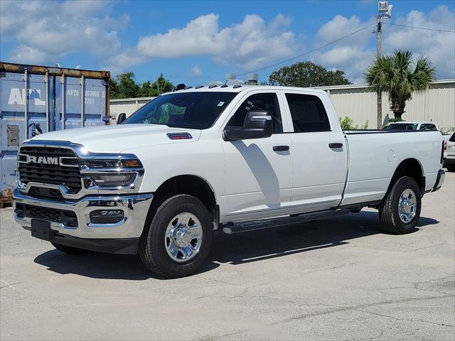 2025 RAM 2500 Tradesman Crew Cab 4x4 8 Box