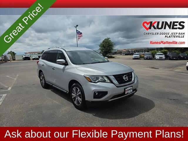 2017 Nissan Pathfinder SV