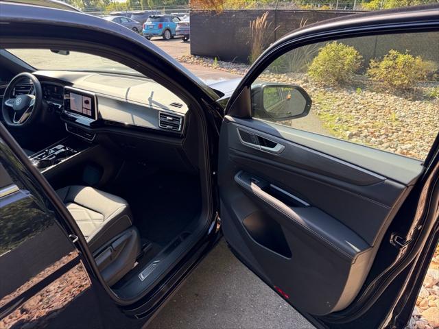 2026 Volkswagen Atlas Cross Sport 2.0T SE w/Technology