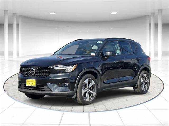 2023 Volvo XC40 B4 Ultimate Dark Theme 2023 Volvo XC40 B4 Ultimate Dark Theme