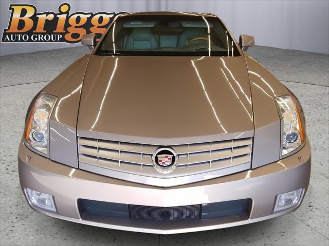 2004 Cadillac XLR Standard