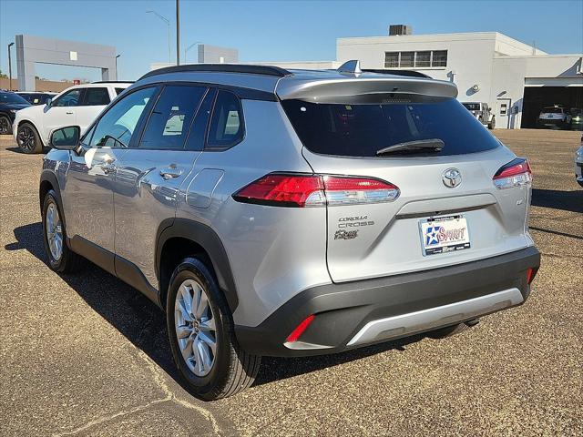 2024 Toyota Corolla Cross LE
