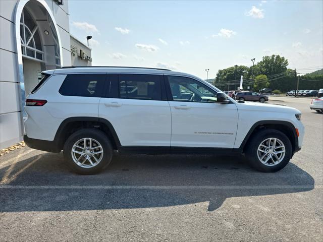 2022 Jeep Grand Cherokee L Laredo 4x4