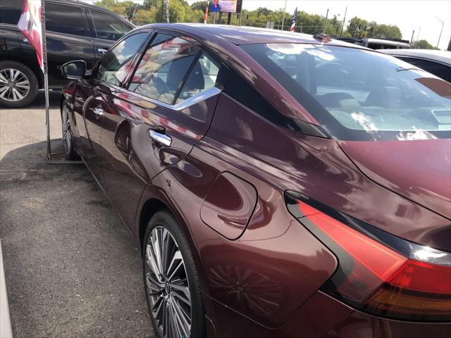 2024 Nissan Altima SL FWD