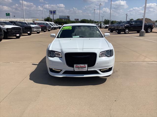 2022 Chrysler 300 Touring L AWD