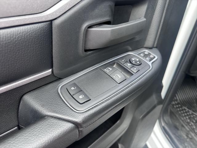 2024 RAM 3500 Tradesman Regular Cab 4x4 8 Box