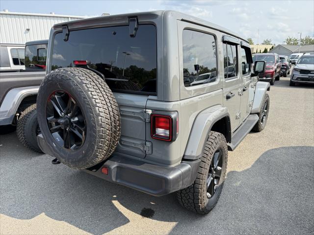 2022 Jeep Wrangler Unlimited Sahara Altitude 4x4