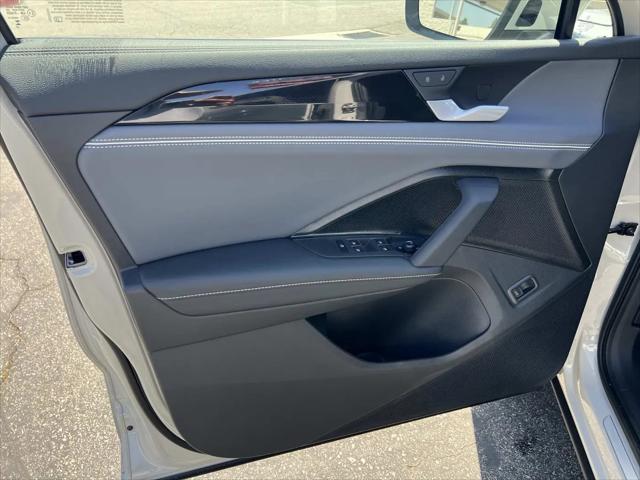 2025 Volkswagen Tiguan 2.0T SEL R-Line
