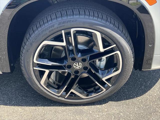2025 Volkswagen Tiguan 2.0T SEL R-Line