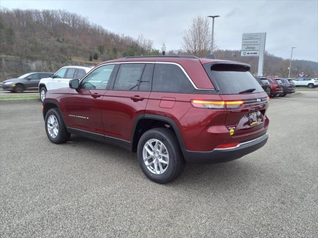 2025 Jeep Grand Cherokee Laredo X 4x4