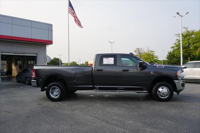 2024 RAM 3500 Tradesman Crew Cab 4x4 8 Box