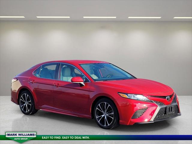 2020 Toyota Camry SE AWD