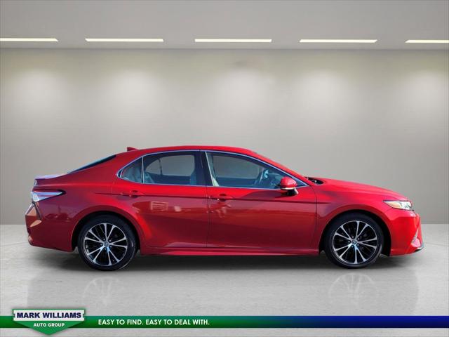 2020 Toyota Camry SE AWD