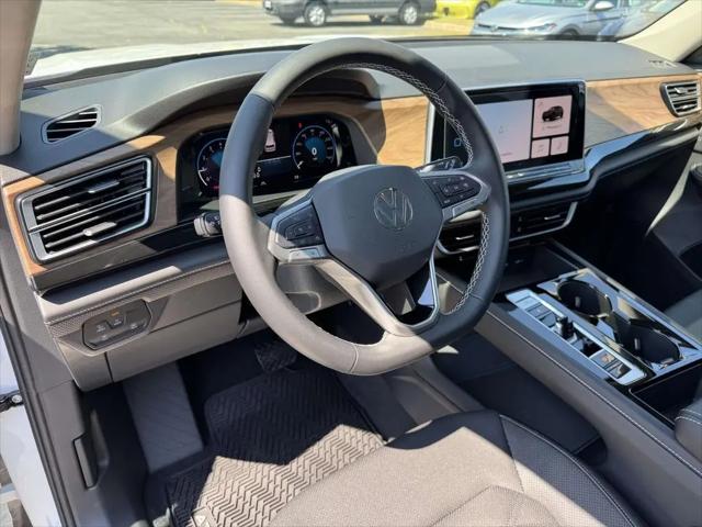 2026 Volkswagen Atlas SE with Technology