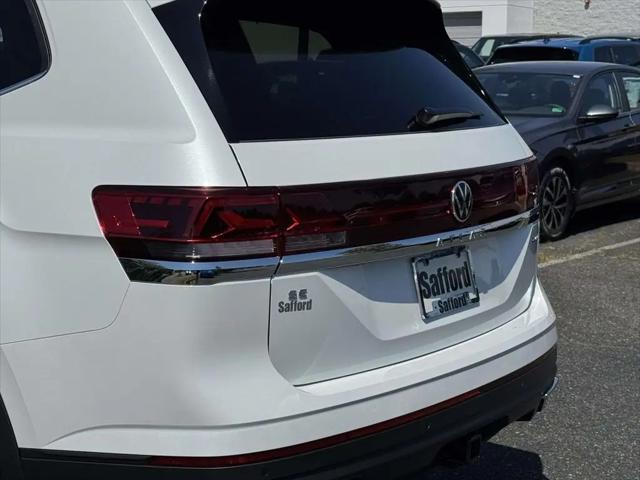 2026 Volkswagen Atlas SE with Technology