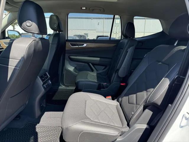 2026 Volkswagen Atlas SE with Technology