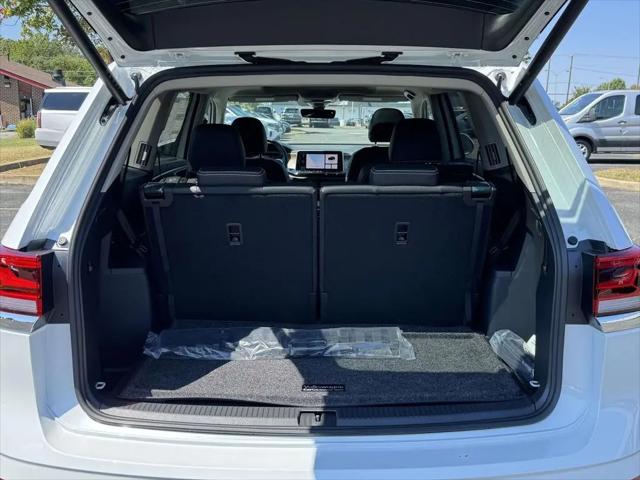 2026 Volkswagen Atlas SE with Technology