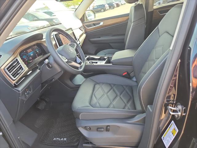 2026 Volkswagen Atlas SE with Technology