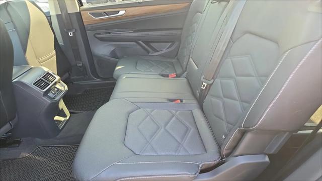 2026 Volkswagen Atlas SE with Technology