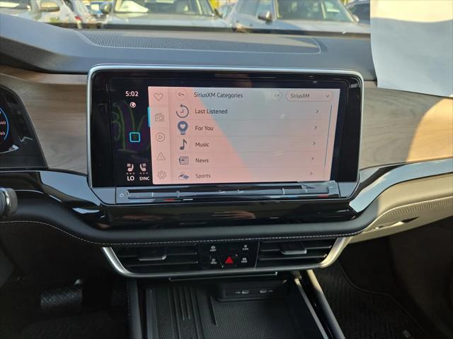 2026 Volkswagen Atlas SE with Technology