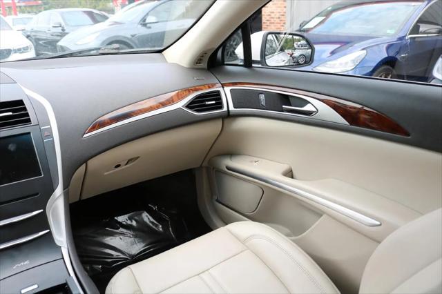 2016 Lincoln MKZ FWD