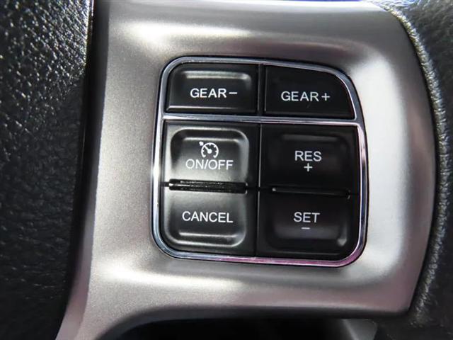 2023 Ram 1500 Classic SLT Crew Cab 4x4 5'7" Box