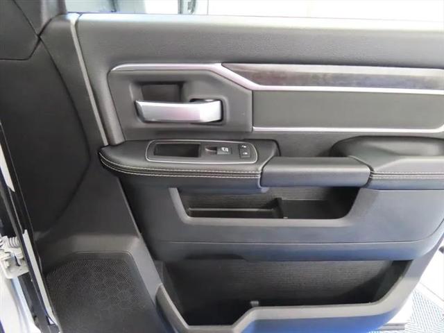 2024 Ram 3500 Big Horn Crew Cab 4x4 8' Box