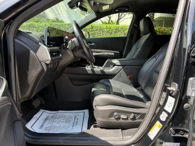 2024 Cadillac XT4 AWD Premium Luxury