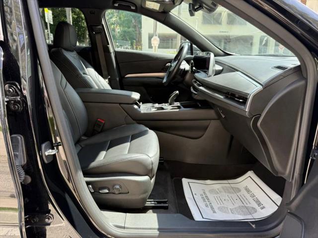 2024 Cadillac XT4 AWD Premium Luxury