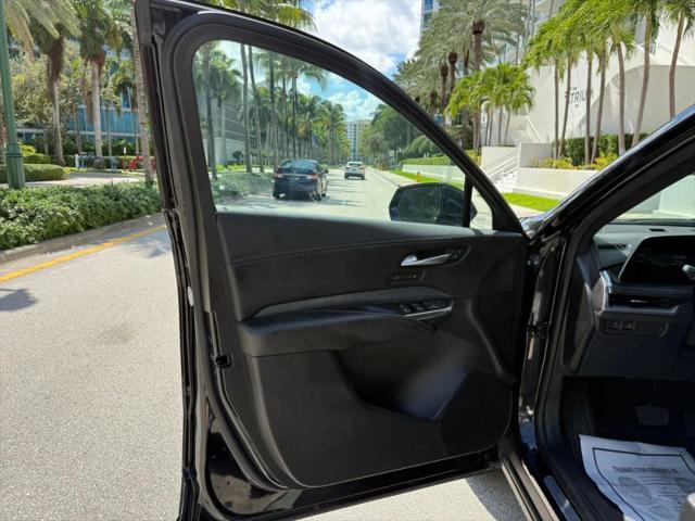 2024 Cadillac XT4 AWD Premium Luxury