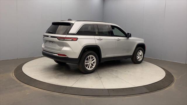 2025 Jeep Grand Cherokee Laredo X 4x4