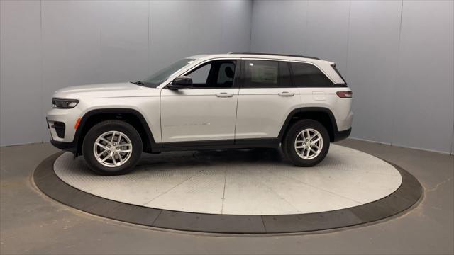 2025 Jeep Grand Cherokee Laredo X 4x4