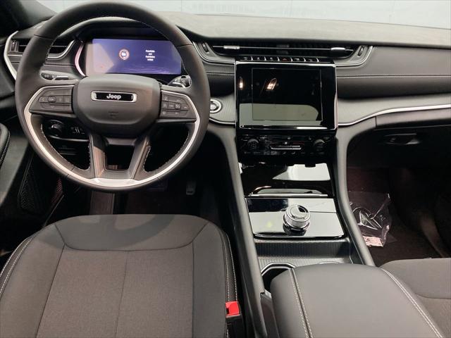2025 Jeep Grand Cherokee Laredo X 4x4