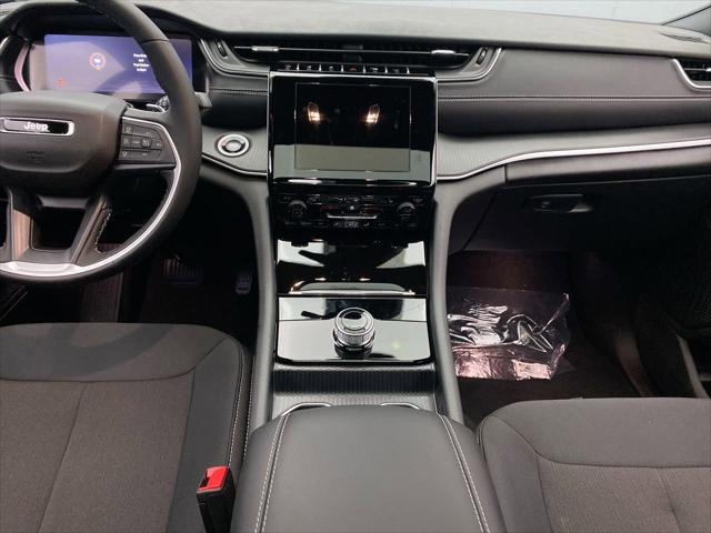 2025 Jeep Grand Cherokee Laredo X 4x4