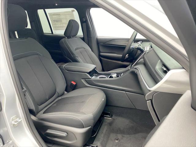 2025 Jeep Grand Cherokee Laredo X 4x4