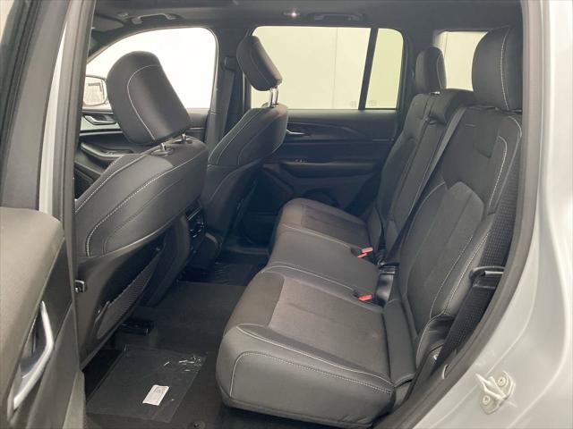 2025 Jeep Grand Cherokee Laredo X 4x4