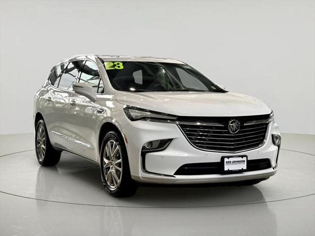 2023 Buick Enclave Essence AWD