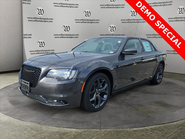 2023 Chrysler 300 300S 2023 Chrysler 300 300S