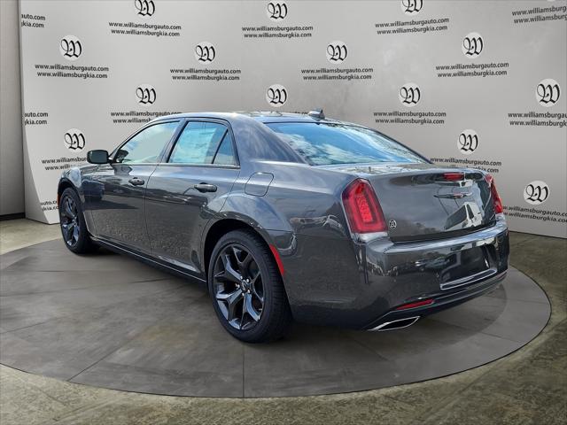 2023 Chrysler 300 300S 2023 Chrysler 300 300S