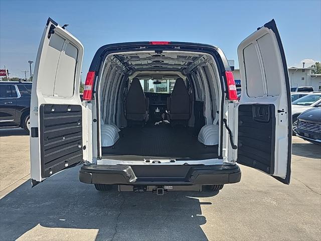2025 GMC Savana Cargo RWD 3500 Regular Wheelbase Work Van